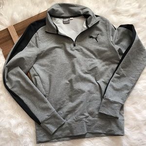 Puma gray and black sweatshirt 🖤